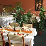 Hotel Plus Hotel 3*