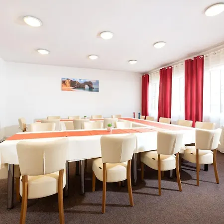 Hotel Hotel Plus 3*