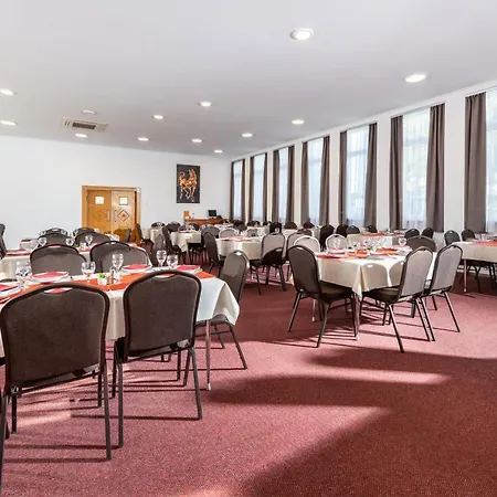 Hotel Hotel Plus 3*
