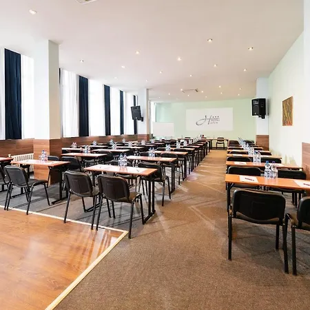 Hotel Plus Hotel 3*