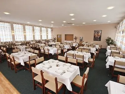 Hotel Plus Hotel