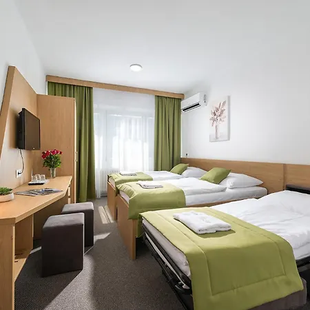 Hotel Plus Hotel Bratislava