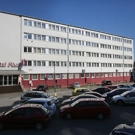 Hotel Plus Hotel