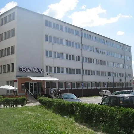 Hotel Plus Hotel 3*