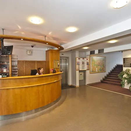 Hotel Plus Hotel 3*