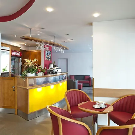 Hotel Hotel Plus 3*