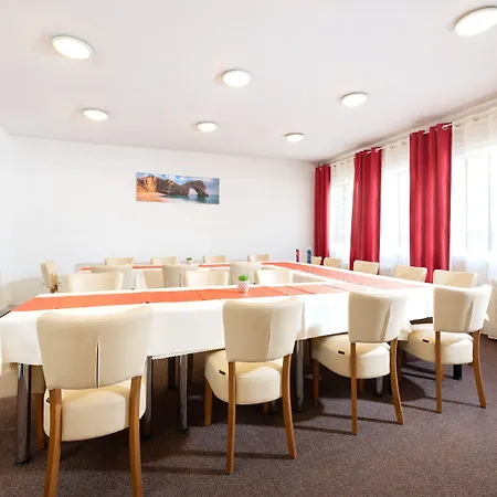 Hotel Plus Hotel