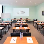 Hotel Plus Hotel 3*